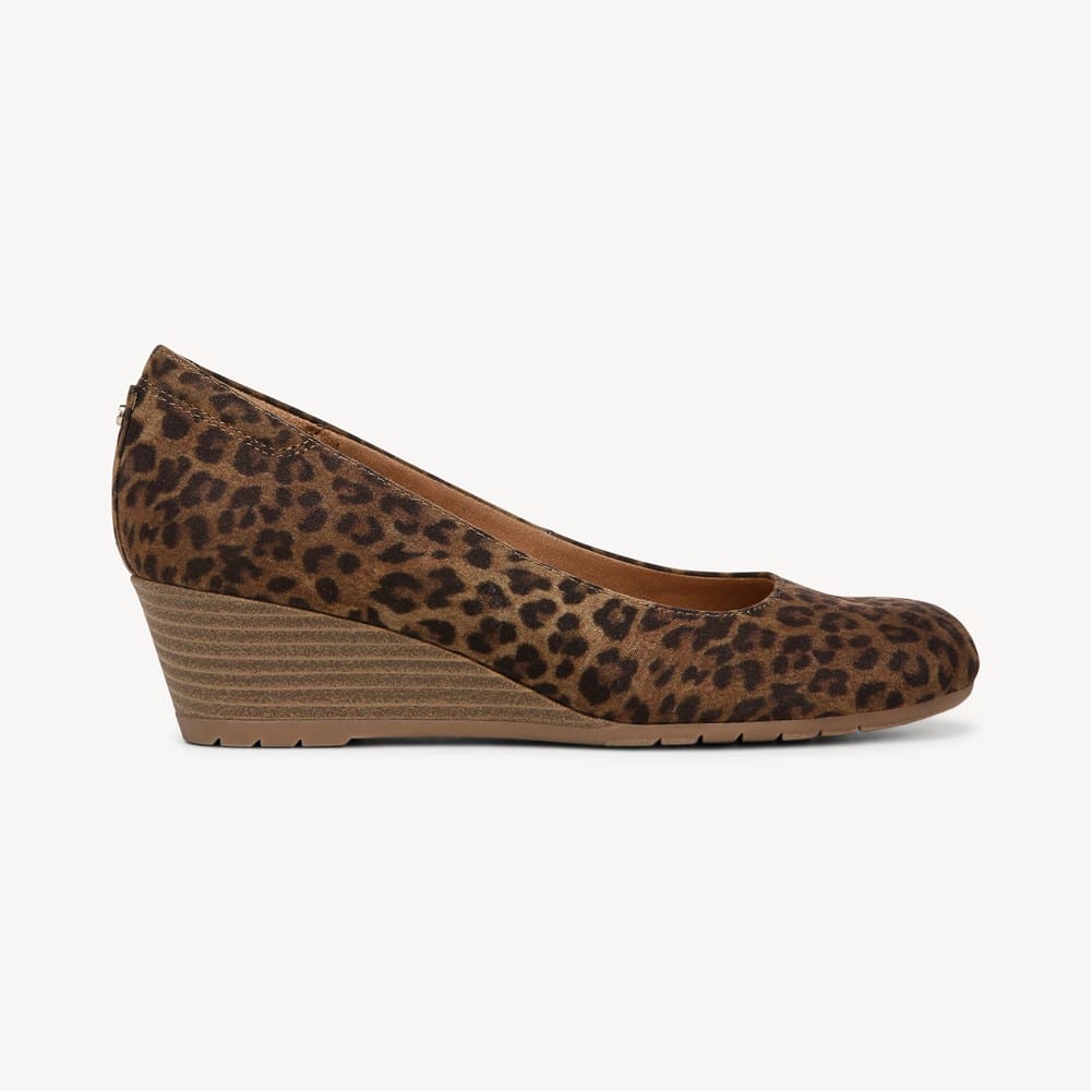 Women's Be Flex Wedge Pump - Image 3