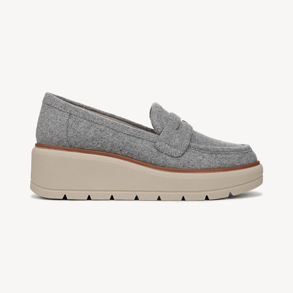 Women's Nice Day Max Platform Loafer - Image 3