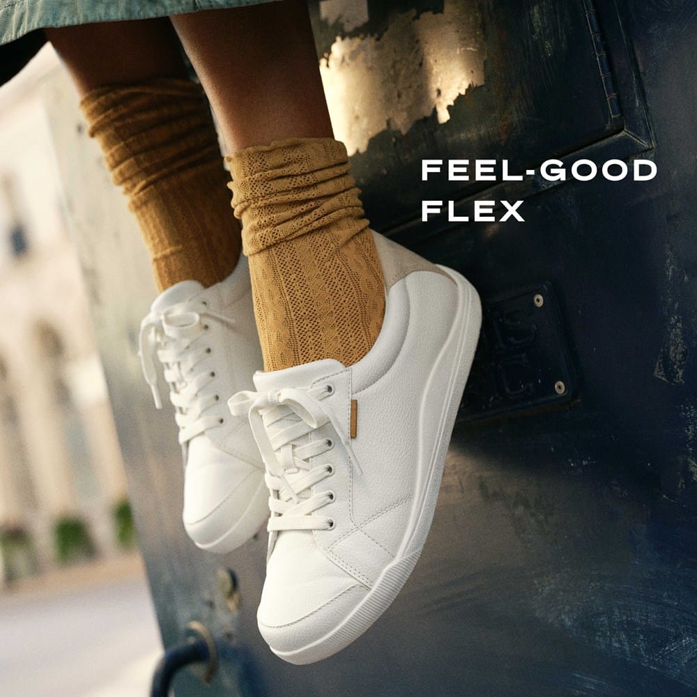 Women's Be Bright Sneaker - Image 10